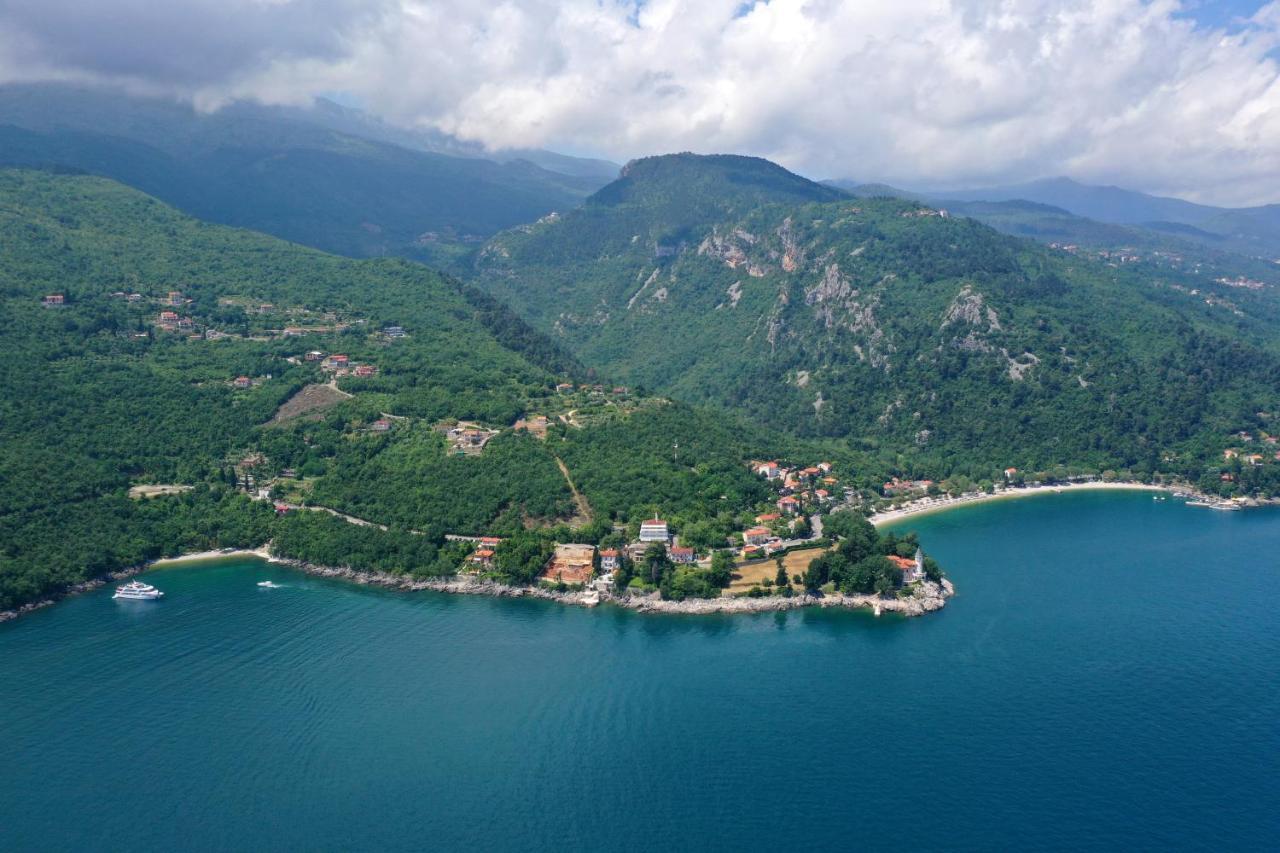 Apartments And Rooms By The Sea Medveja, Opatija - 2305 Lovran Exterior photo