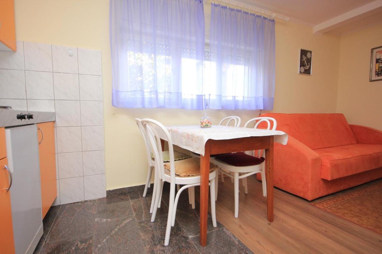 Apartments And Rooms By The Sea Medveja, Opatija - 2305 Lovran Exterior photo